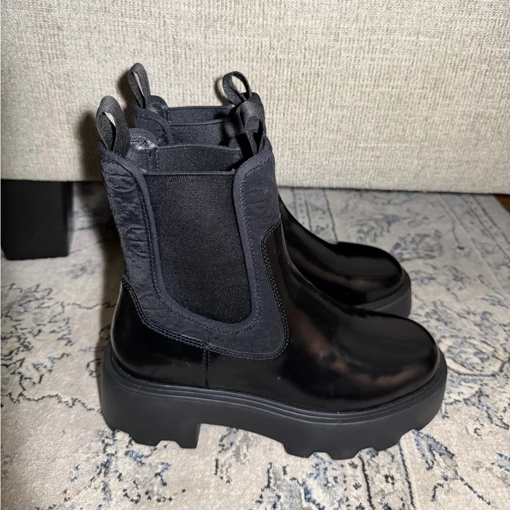 Tory Burch T Monogram Chelsea Lug Boot